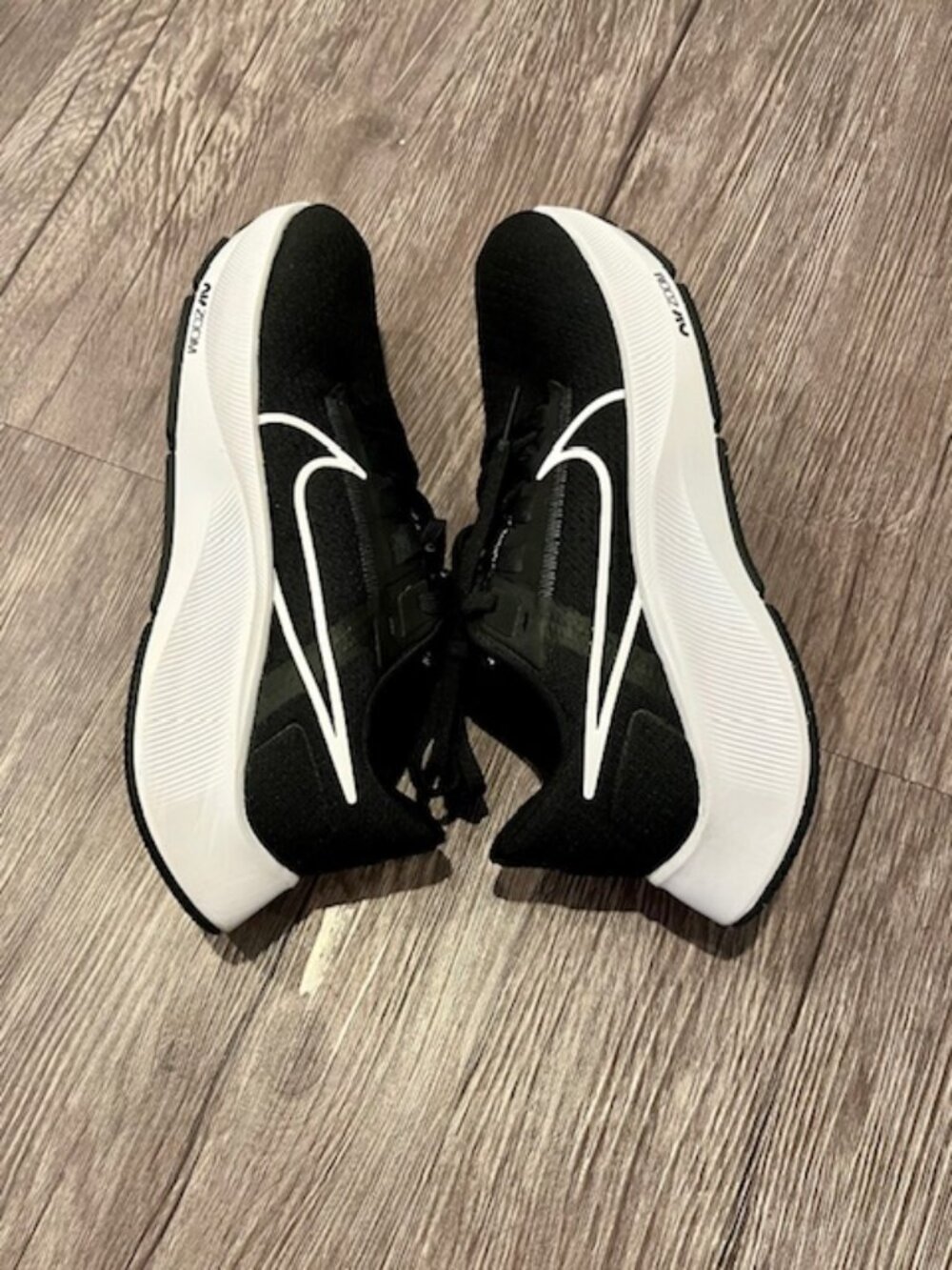 Brand New Women's Nike Air Zoom Pegasus 38 Size 7.5 Black and White Shoes